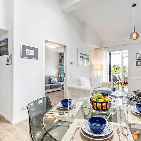 Prora - Moderne Ferienwohnung Mit Balkon, Meerblick Und Elektro Grill - Seeblick Apartmán Binz