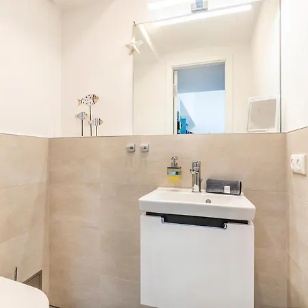 Prora - Moderne Ferienwohnung Mit Balkon, Meerblick Und Elektro Grill - Seeblick Apartmán Binz